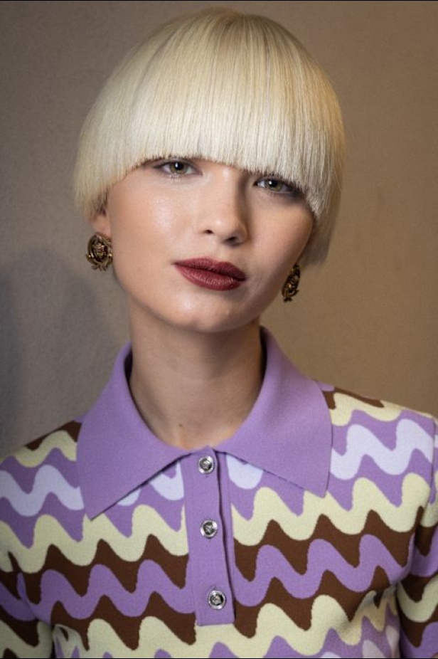 مجموعة Versace لربيع وصيف 2025