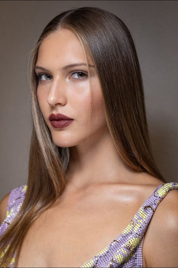 مجموعة Versace لربيع وصيف 2025