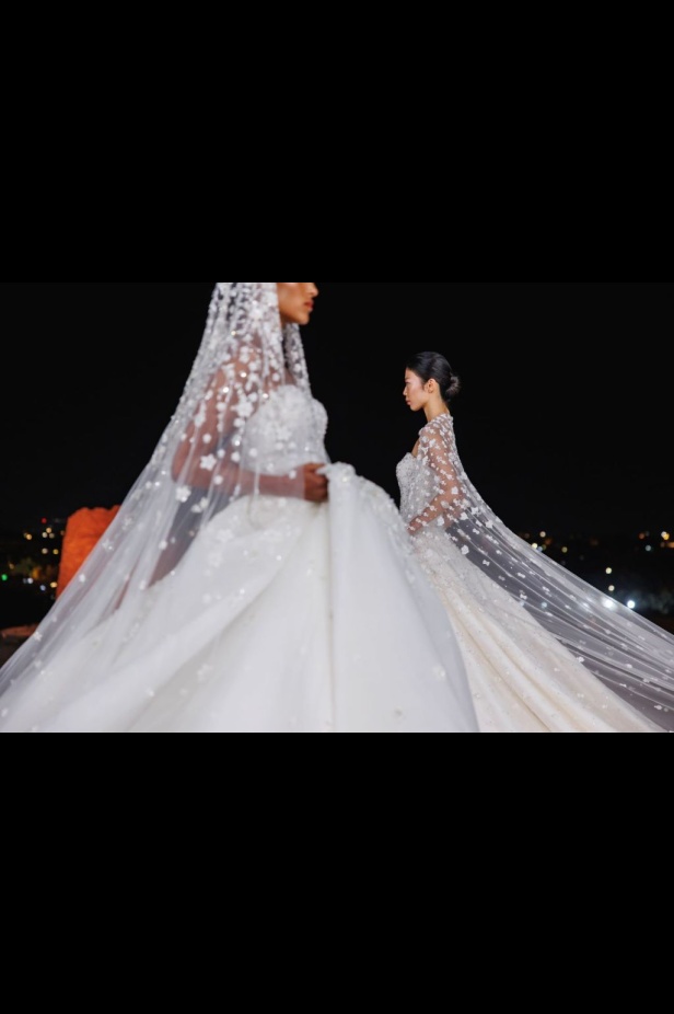 الاحتفاء بالتراث السعودي بشكل معاصر.. تصاميم فساتين الزفاف من المصممة فاطمة العبدالقادر خلال أسبوع الأزياء في الرياض