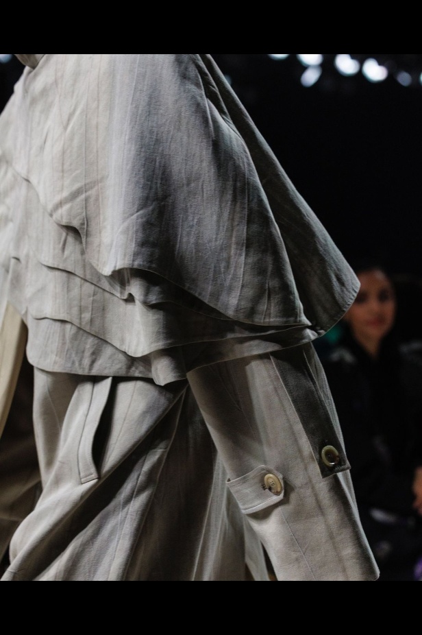 تصاميم معاصرة مبتكرة.. مجموعة المصمم نايف الهايف لعلامة NOBLE & FRESH في أسبوع الأزياء في الرياض