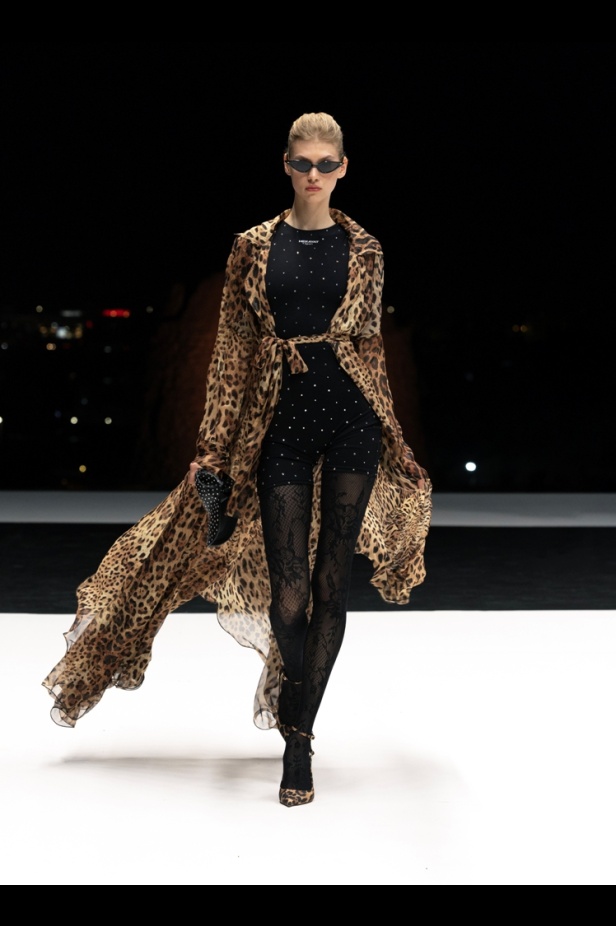 رحلة البحث عن الحب..  مجموعة "أوتيل دو حكايات" من Atelier Hekayat ضمن عروض أسبوع الأزياء في الرياض 