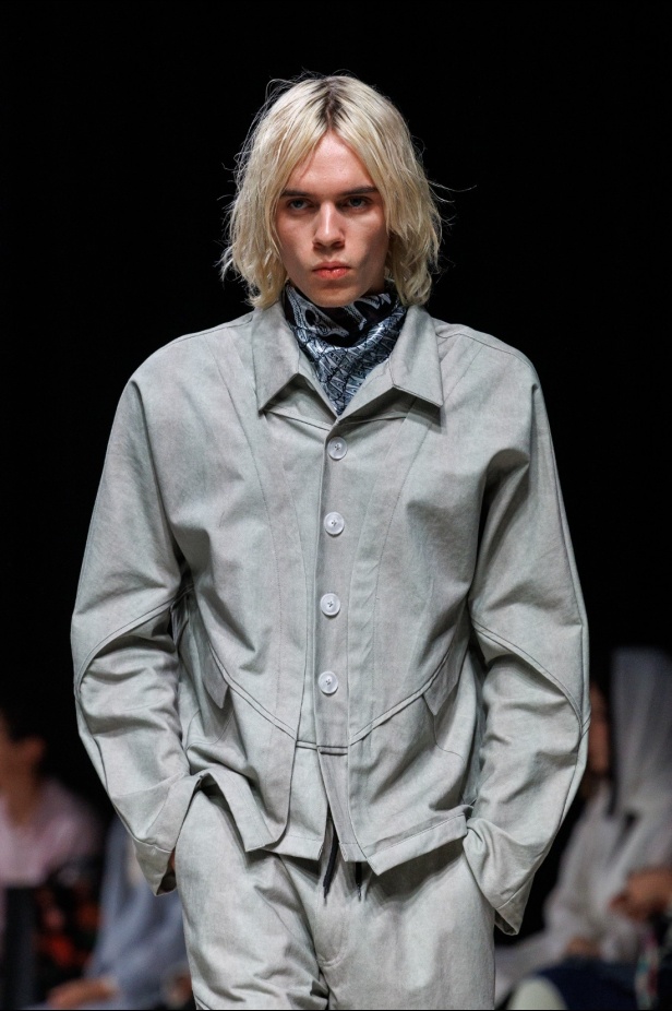 علامة AWAKEN تقدّم مجموعة أزياء عصرية مع لمسة فنية فريدة من نوعها