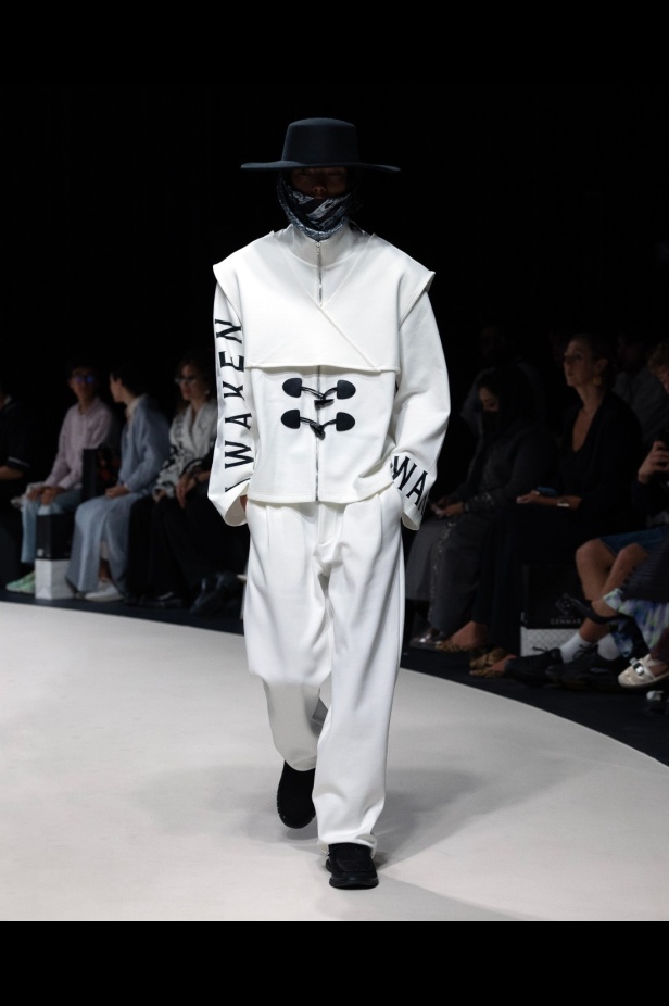 علامة AWAKEN تقدّم مجموعة أزياء عصرية مع لمسة فنية فريدة من نوعها