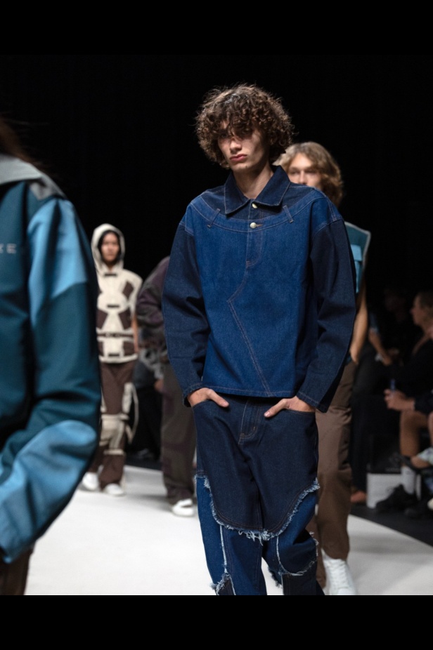 علامة AWAKEN تقدّم مجموعة أزياء عصرية مع لمسة فنية فريدة من نوعها