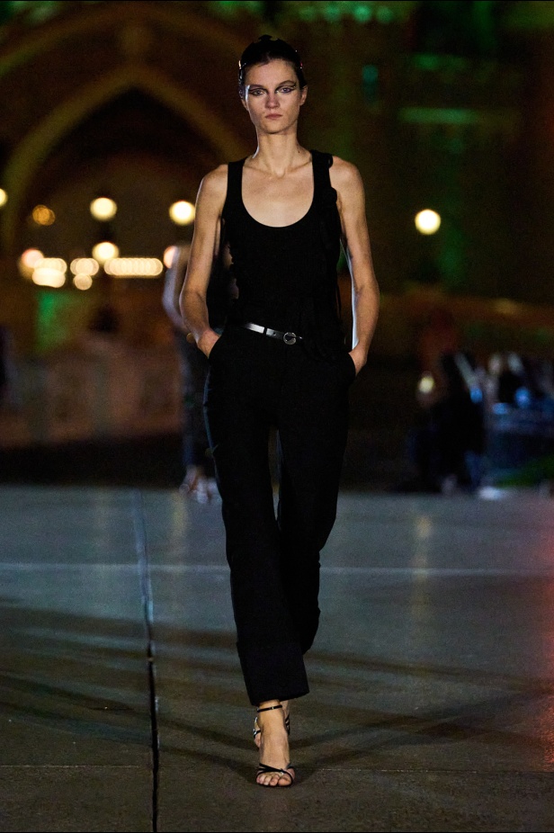 مجموعة Coperni لربيع وصيف 2025... احتفال بالشباب والحنين والخيال في تعاون سحري مع ديزني لاند باريس