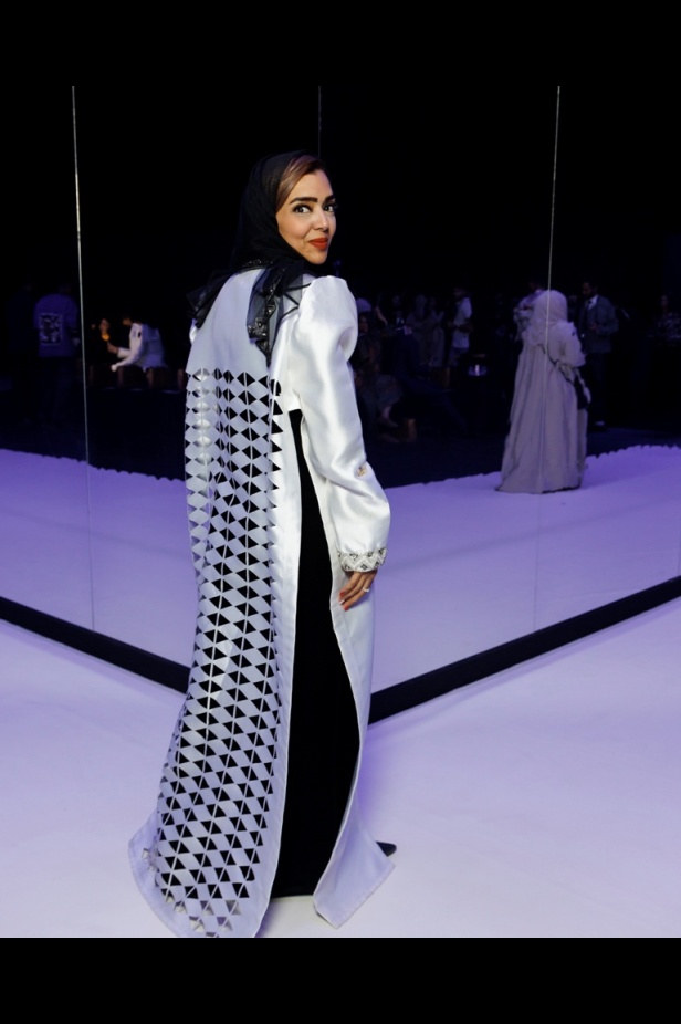 مجموعة Dar AlHanouf للأزياء الراقية 2025 هي إهداء شاعري وقصيدة تتغنى سطورها بروعة البحر الأحمر 