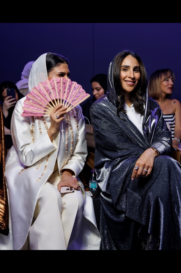 مجموعة Dar AlHanouf للأزياء الراقية 2025 هي إهداء شاعري وقصيدة تتغنى سطورها بروعة البحر الأحمر 