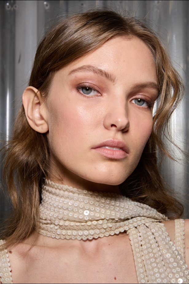 مجموعة ايلي صعب لربيع وصيف 2025