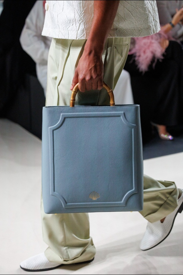 سحر جزيرة كابري الإيطالية... مجموعة علامة JUBB من المصمم يوسف بن عافش في أسبوع الأزياء في الرياض