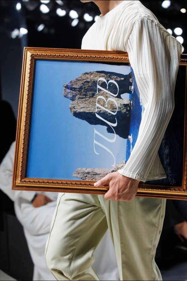 سحر جزيرة كابري الإيطالية... مجموعة علامة JUBB من المصمم يوسف بن عافش في أسبوع الأزياء في الرياض