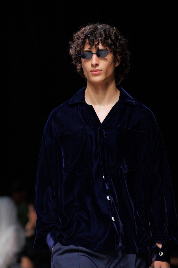 سحر جزيرة كابري الإيطالية... مجموعة علامة JUBB من المصمم يوسف بن عافش في أسبوع الأزياء في الرياض