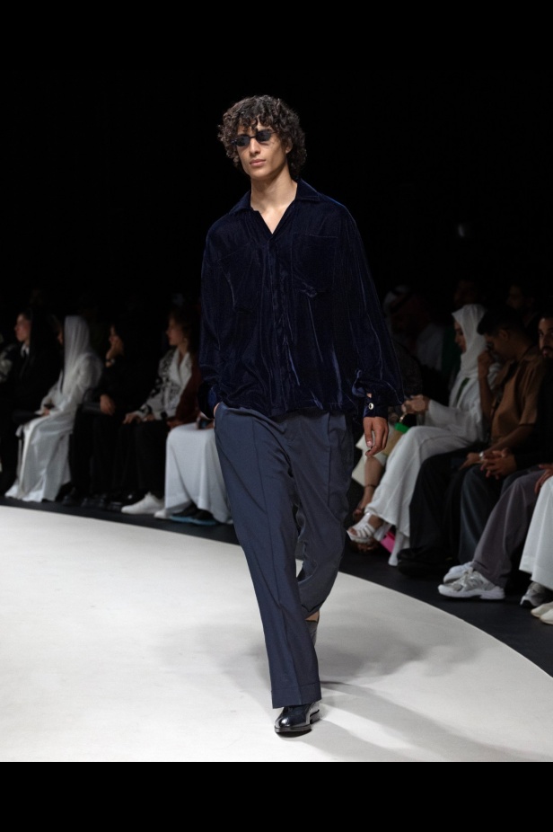 سحر جزيرة كابري الإيطالية... مجموعة علامة JUBB من المصمم يوسف بن عافش في أسبوع الأزياء في الرياض