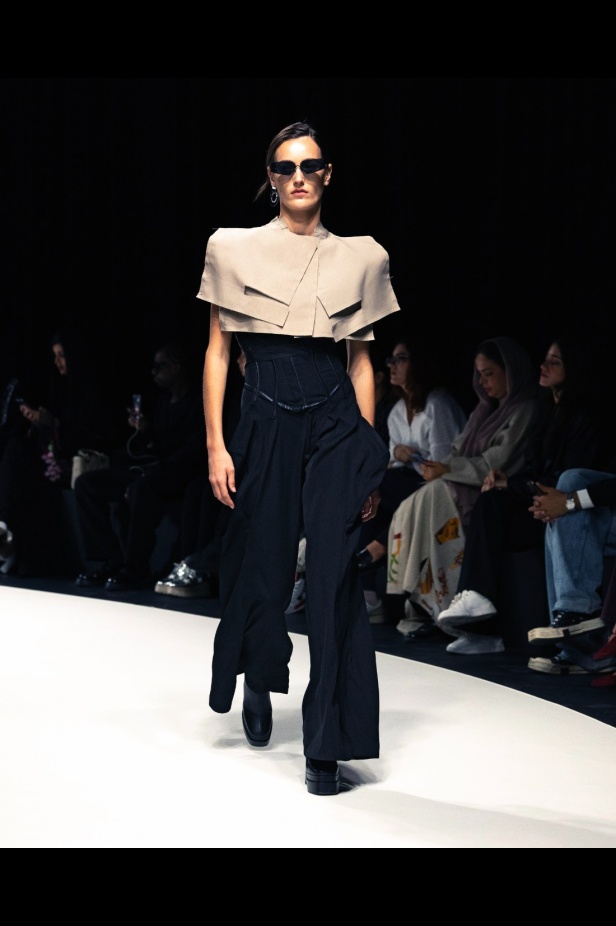 مستوحاة من زها حديد.. مجموعة المصممة منال الداوود لعلامة MD29 في أسبوع الأزياء في الرياض