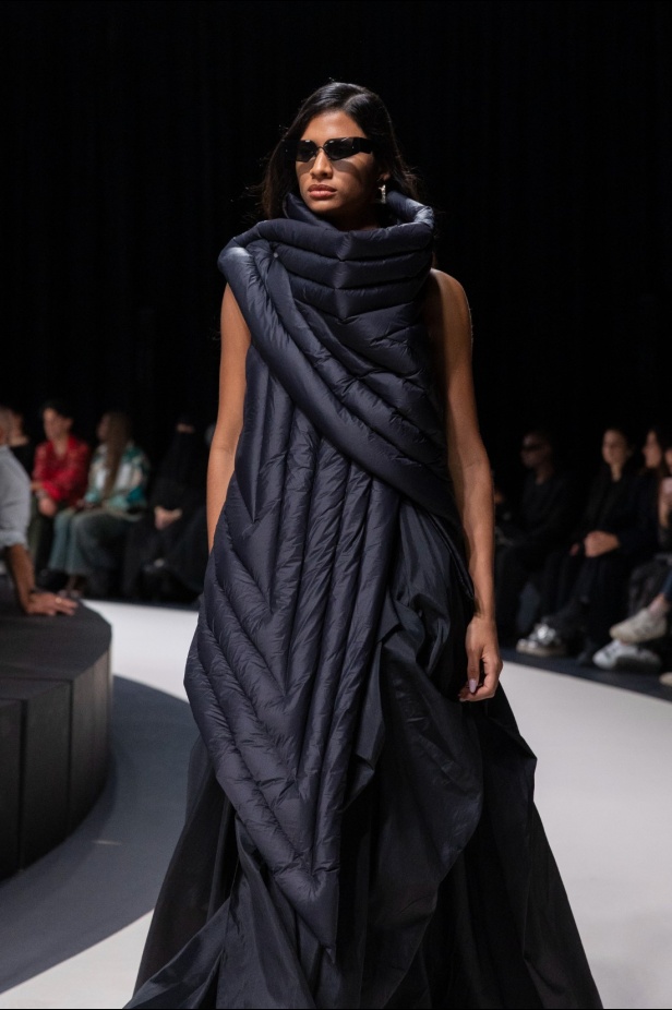 مستوحاة من زها حديد.. مجموعة المصممة منال الداوود لعلامة MD29 في أسبوع الأزياء في الرياض