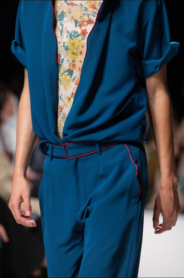 الرقي الخالد واللمسات العصرية.. مجموعة المصمم سعود العجاجي لعلامة MAZROOD في أسبوع الأزياء في الرياض