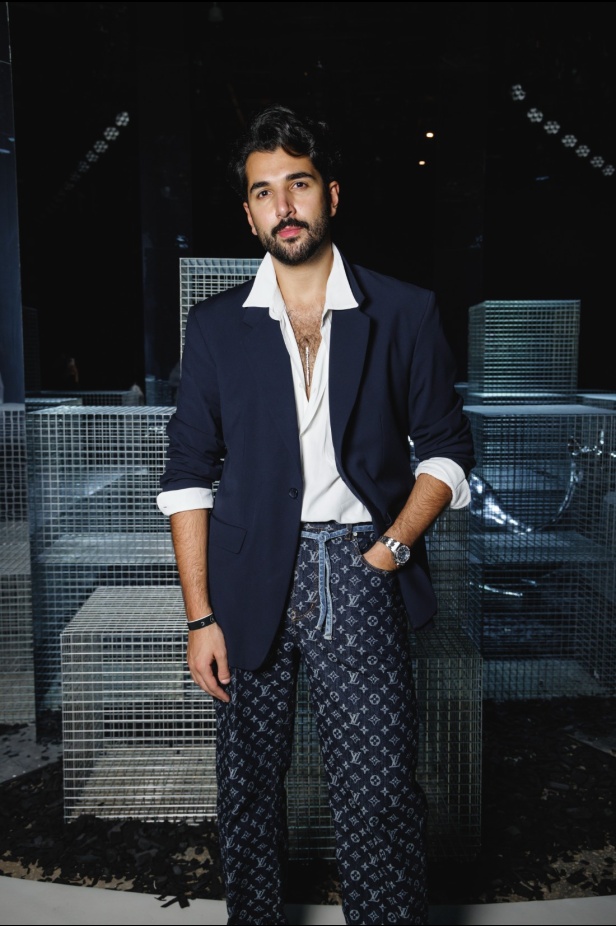 الرقي الخالد واللمسات العصرية.. مجموعة المصمم سعود العجاجي لعلامة MAZROOD في أسبوع الأزياء في الرياض