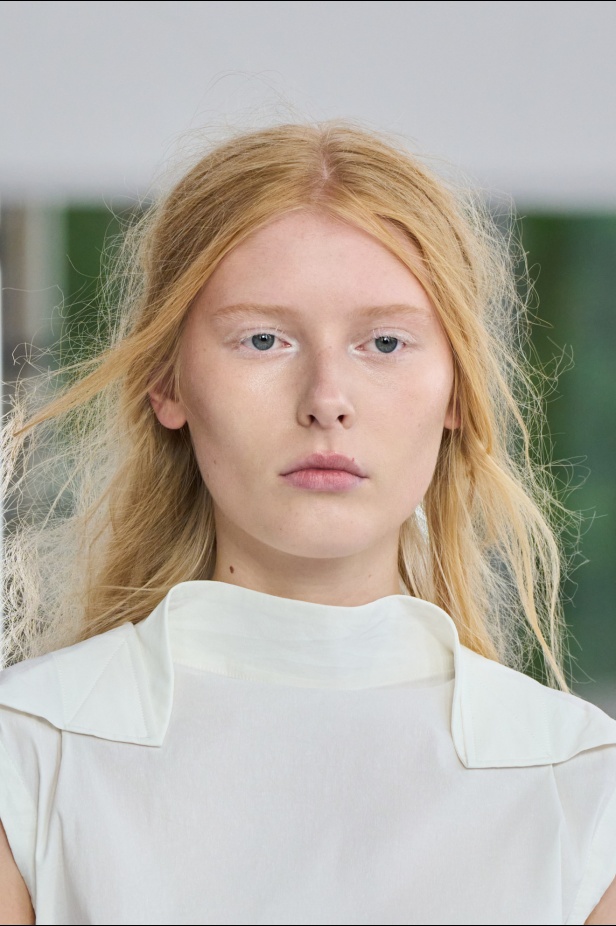 مجموعة Issey Miyake ربيع و صيف 2025