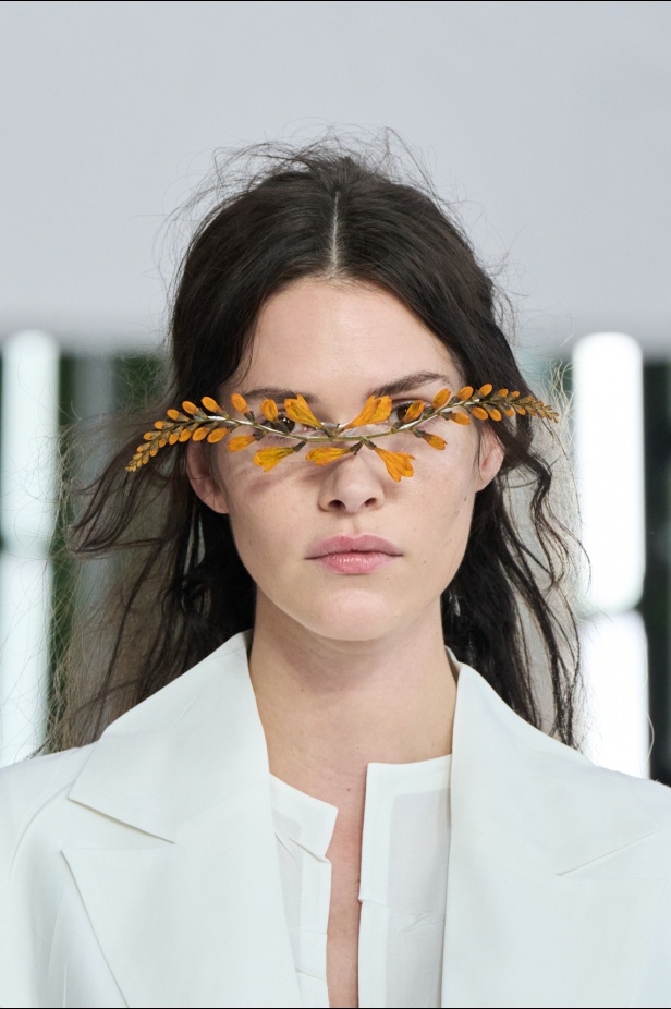 مجموعة Issey Miyake ربيع و صيف 2025