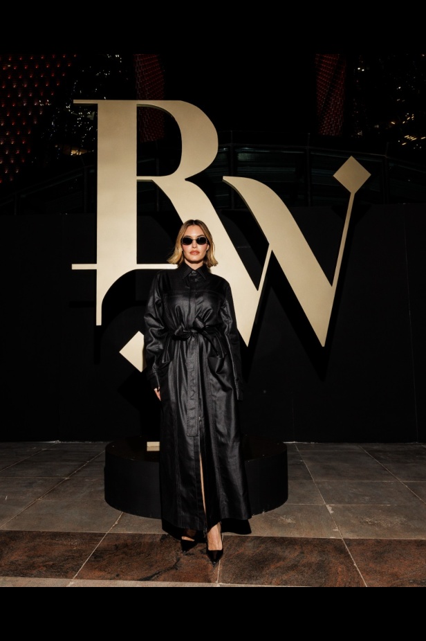 Razan Alazzouni تستلهم مجموعة الأزياء الجاهزة لربيع وصيف 2025 من سحر اللؤلؤ