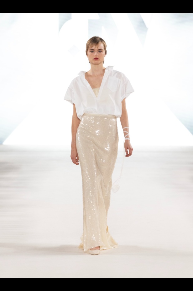 Razan Alazzouni تستلهم مجموعة الأزياء الجاهزة لربيع وصيف 2025 من سحر اللؤلؤ