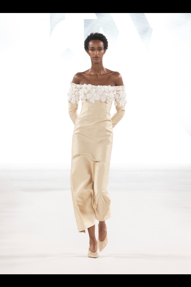 Razan Alazzouni تستلهم مجموعة الأزياء الجاهزة لربيع وصيف 2025 من سحر اللؤلؤ