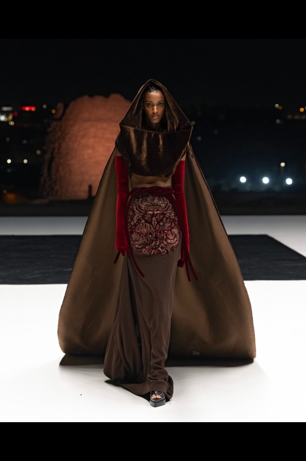 مجموعة تيما عابد للأزياء الراقية احتفال بالقوّة والأنوثة مع لمسة دراماتيكية