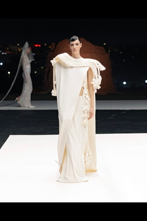 مجموعة تيما عابد للأزياء الراقية احتفال بالقوّة والأنوثة مع لمسة دراماتيكية