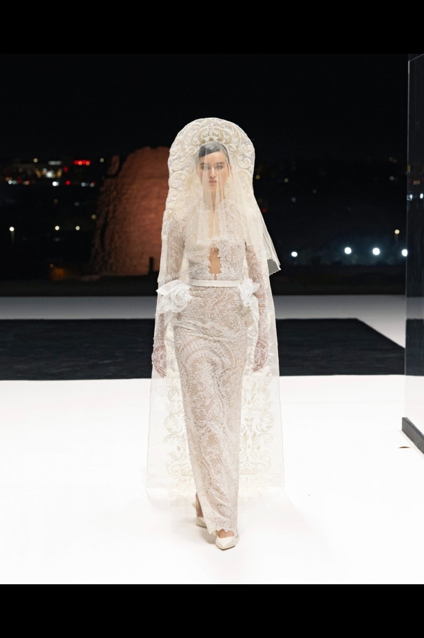 مجموعة تيما عابد للأزياء الراقية احتفال بالقوّة والأنوثة مع لمسة دراماتيكية