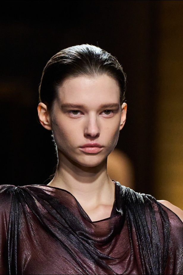 مجموعة Victoria Beckham لربيع وصيف 2025