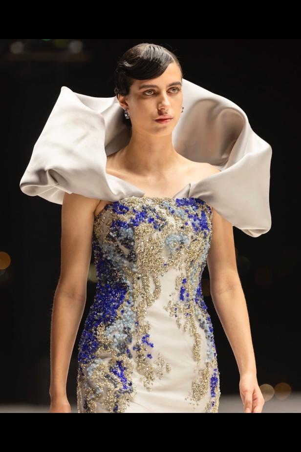 دار عدنان أكبر في أسبوع الأزياء في الرياض