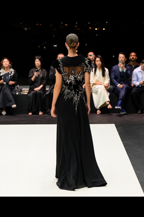 دار عدنان أكبر في أسبوع الأزياء في الرياض