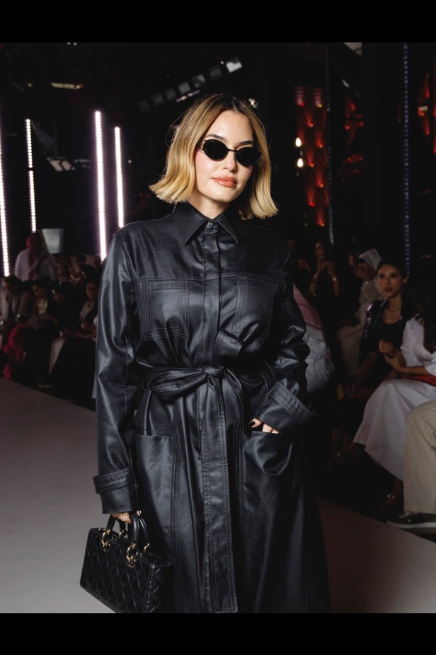 سعف النخيل يتراقص بأناقة.. أباديا تجسد الأصالة في تصاميم ريزورت 2025 في أسبوع الأزياء في الرياض