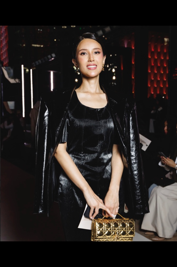 سعف النخيل يتراقص بأناقة.. أباديا تجسد الأصالة في تصاميم ريزورت 2025 في أسبوع الأزياء في الرياض