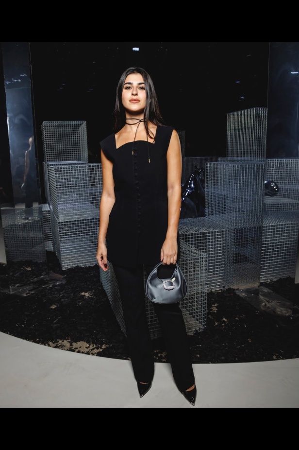  بإلهام من أغنية ليلة خميس .. نورا سليمان تُحيي السحر الكلاسيكي في مجموعة "8 مساءً"