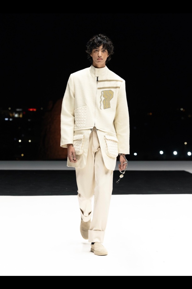 مجموعة "طويق" ليحيى البشري: احتفاء بالحب والحرية في ختام أسبوع الأزياء في الرياض