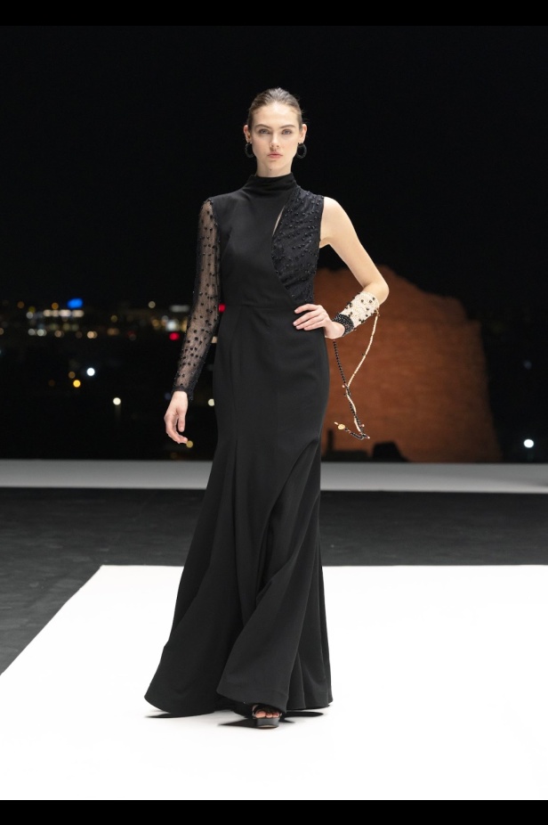 مجموعة "طويق" ليحيى البشري: احتفاء بالحب والحرية في ختام أسبوع الأزياء في الرياض