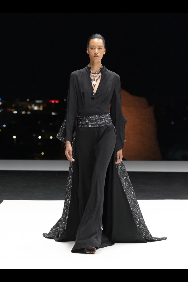 مجموعة "طويق" ليحيى البشري: احتفاء بالحب والحرية في ختام أسبوع الأزياء في الرياض