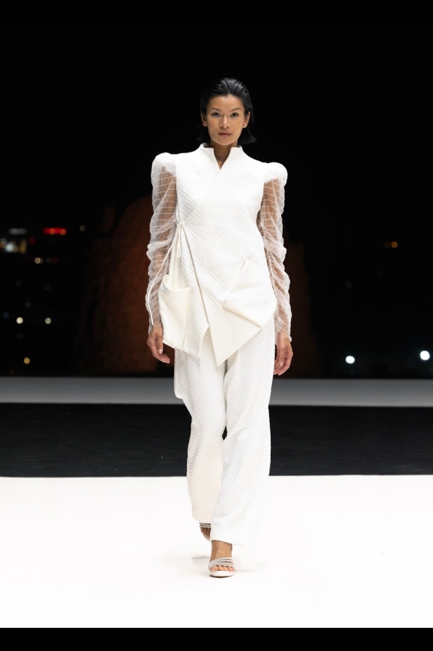 مجموعة "طويق" ليحيى البشري: احتفاء بالحب والحرية في ختام أسبوع الأزياء في الرياض