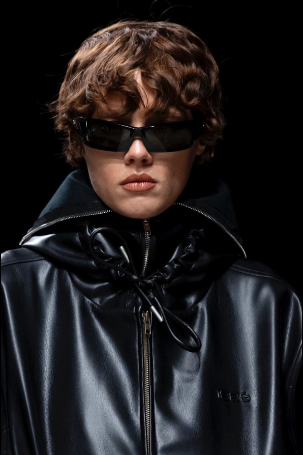 1886 أسبوع الأزياء في الرياض