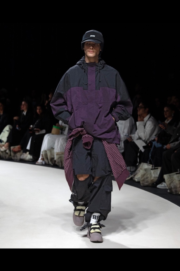 1886 أسبوع الأزياء في الرياض