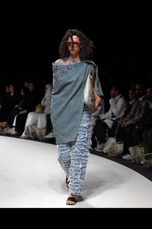 1886 أسبوع الأزياء في الرياض