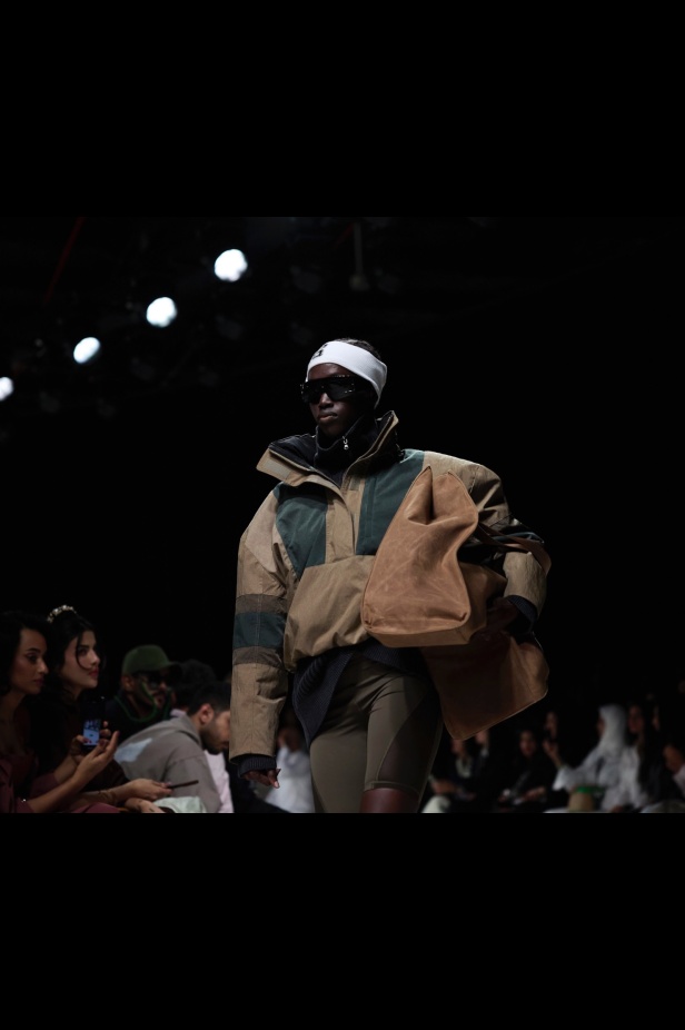 1886 أسبوع الأزياء في الرياض