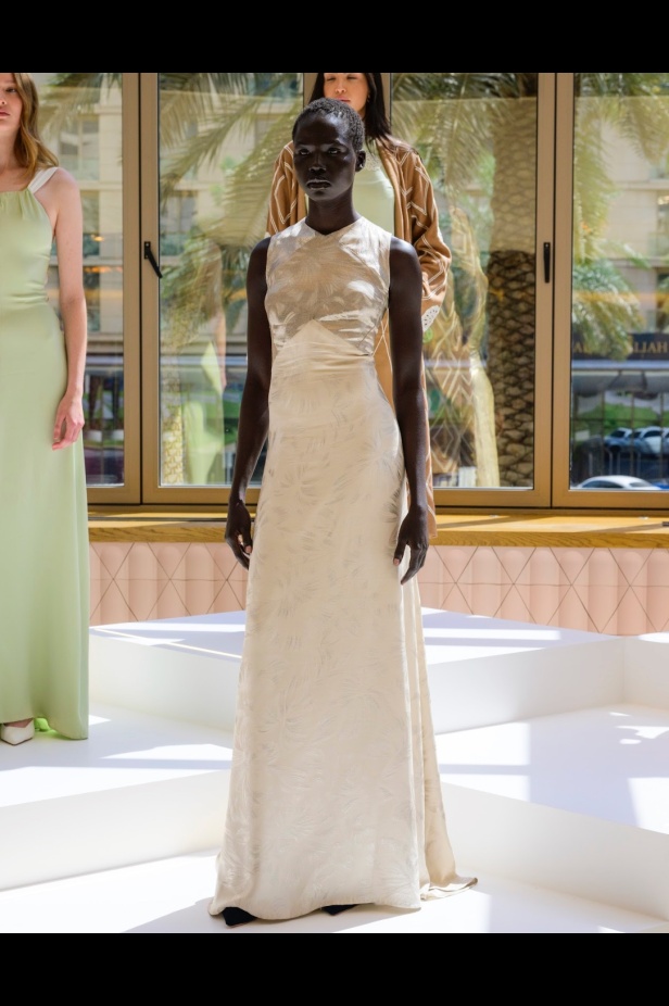 الأصالة النجدية تتألق في مجموعة موضي من مكرم مرزوقي: أزياء تروي حكايات المرأة السعودية