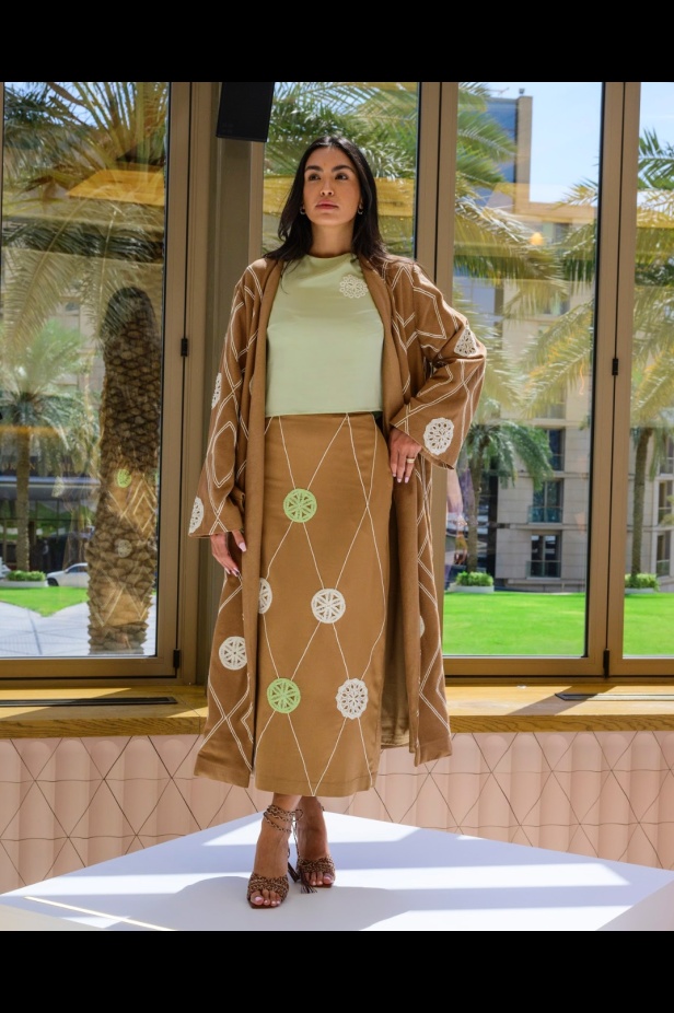 الأصالة النجدية تتألق في مجموعة موضي من مكرم مرزوقي: أزياء تروي حكايات المرأة السعودية