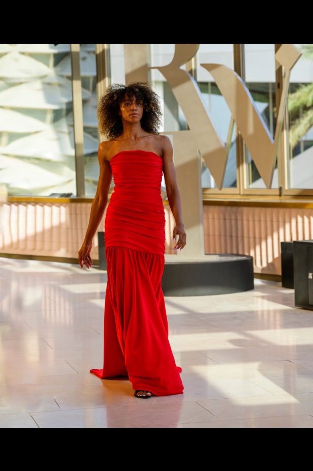 مجموعة "MENDOSA" من دار هلا الغرباوي تجسد المشاعر المتضاربة والأناقة المتفردة في أسبوع الأزياء في الرياض