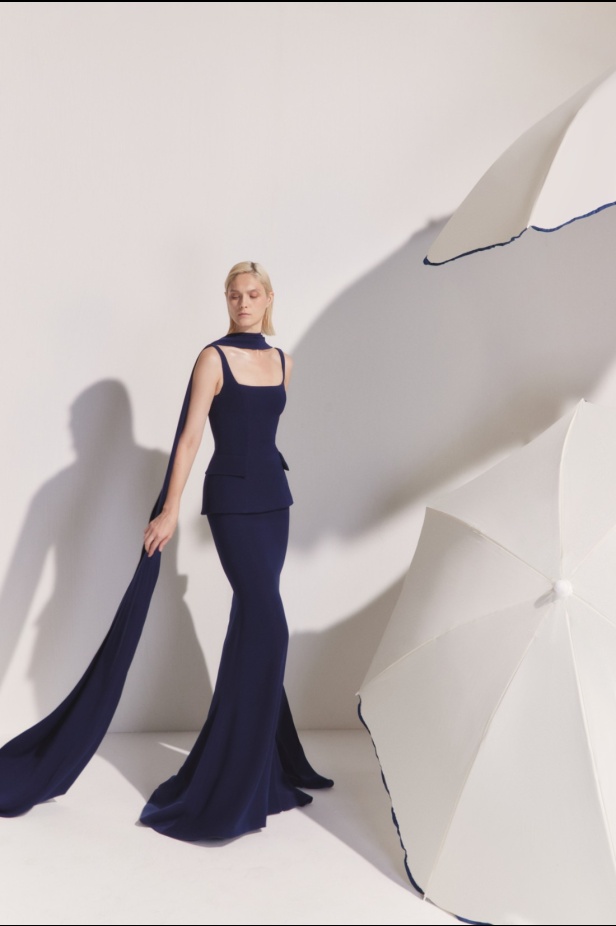 مجموعة AZZI & OSTA لربيع وصيف 2025 تجسد روح السفر المغامر من شروق الشمس إلى غروبها