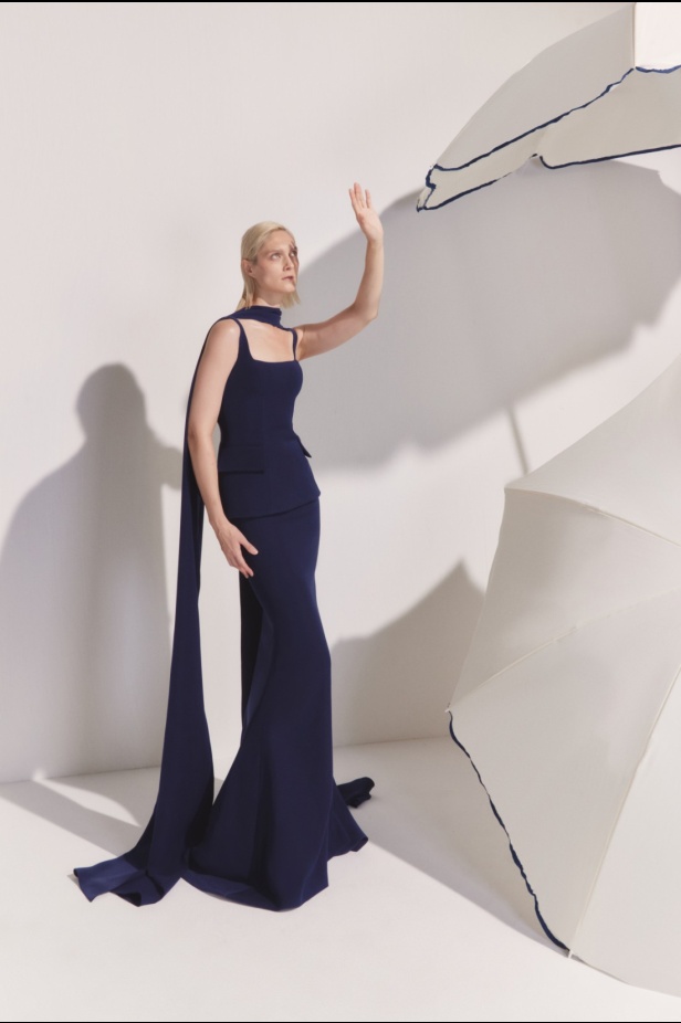 مجموعة AZZI & OSTA لربيع وصيف 2025 تجسد روح السفر المغامر من شروق الشمس إلى غروبها