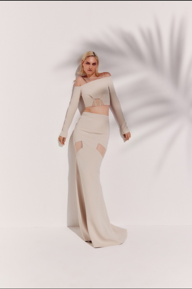 مجموعة AZZI & OSTA لربيع وصيف 2025 تجسد روح السفر المغامر من شروق الشمس إلى غروبها