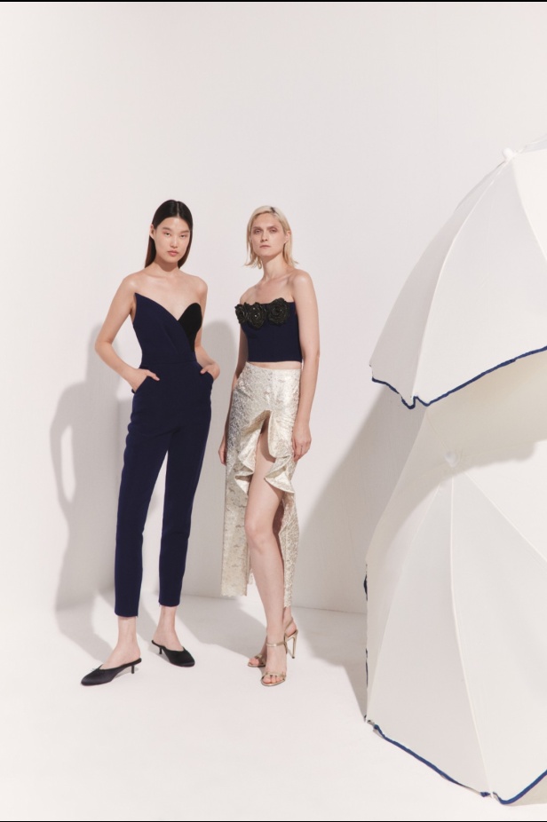 مجموعة AZZI & OSTA لربيع وصيف 2025 تجسد روح السفر المغامر من شروق الشمس إلى غروبها