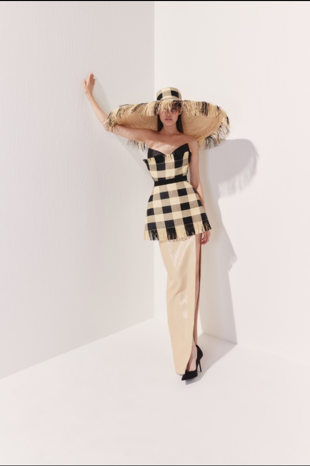 مجموعة AZZI & OSTA لربيع وصيف 2025 تجسد روح السفر المغامر من شروق الشمس إلى غروبها